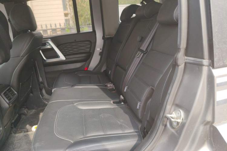 Used BAIC Off-Road BJ40 2021 2.0T Automatic Four-Wheel Drive Ring the Tower Champion Edition Left Rear Seat