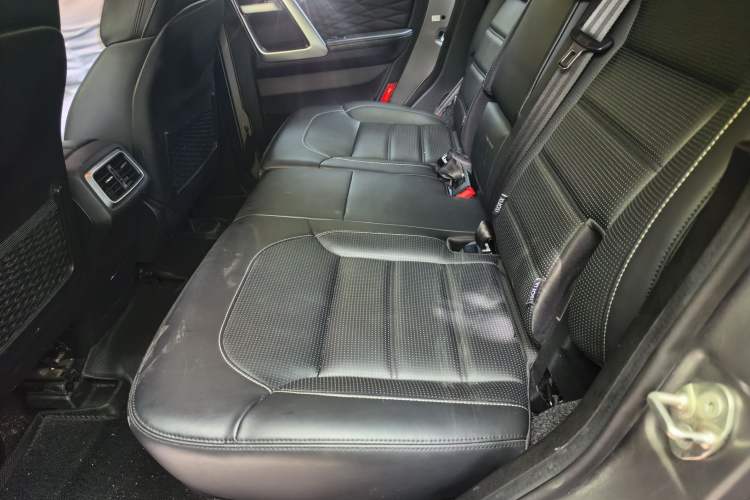 Used BAIC Off-Road BJ40 2021 2.0T Automatic Four-Wheel Drive Ring the Tower Champion Edition Left Rear Seat
