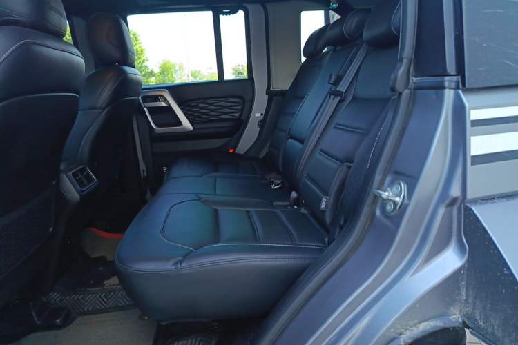 Used BAIC Off-Road BJ40 2021 2.0T Automatic Four-Wheel Drive Ring the Tower Champion Edition Left Rear Seat