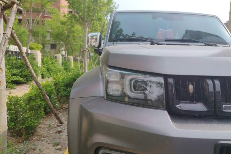 Used BAIC Off-Road BJ40 2021 2.0T Automatic Four-Wheel Drive Ring the Tower Champion Edition Right Front Headlight