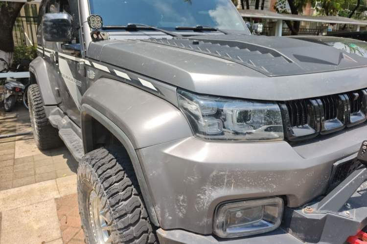 Used BAIC Off-Road BJ40 2021 2.0T Automatic Four-Wheel Drive Ring the Tower Champion Edition Right Front Headlight