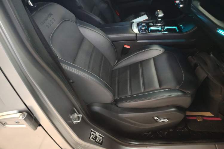 Used BAIC Off-Road BJ40 2021 2.0T Automatic Four-Wheel Drive Ring the Tower Champion Edition Right Front Seat
