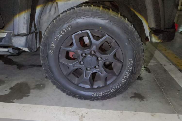 Used BAIC Off-Road BJ40 2021 2.0T Automatic Four-Wheel Drive Ring the Tower Champion Edition Right Front Wheel Hub