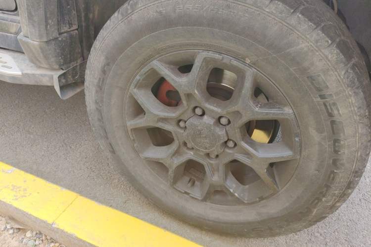 Used BAIC Off-Road BJ40 2021 2.0T Automatic Four-Wheel Drive Ring the Tower Champion Edition Right Front Wheel Hub