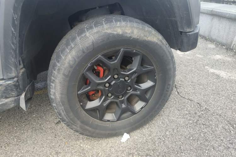 Used BAIC Off-Road BJ40 2021 2.0T Automatic Four-Wheel Drive Ring the Tower Champion Edition Right Front Wheel Hub