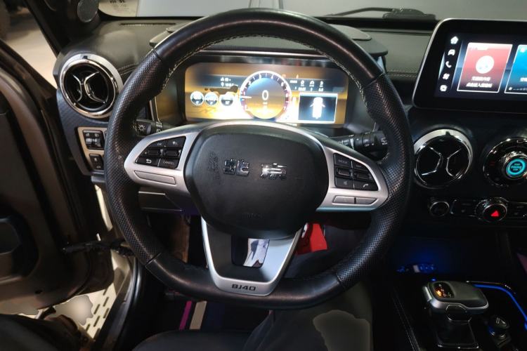 Used BAIC Off-Road BJ40 2021 2.0T Automatic Four-Wheel Drive Ring the Tower Champion Edition Steering Wheel