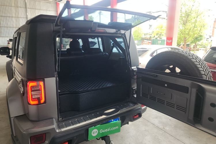 Used BAIC Off-Road BJ40 2021 2.0T Automatic Four-Wheel Drive Ring the Tower Champion Edition Trunk