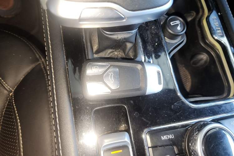 Used BAIC Off-Road BJ40 2021 2.0T Automatic Four-Wheel Drive Ring the Tower Champion Edition Vehicle Key