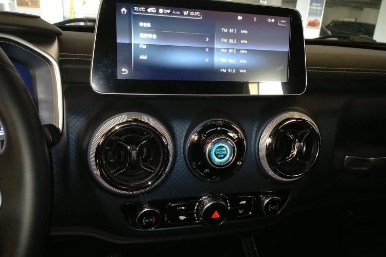 Used BAIC Off-Road BJ40 2021 2.0D Automatic Four-Wheel Drive Blade Hero Edition Adventurer Type Audio And AC Panel