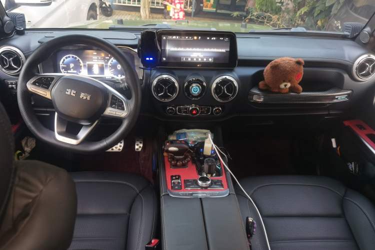 Used BAIC Off-Road BJ40 2021 2.0D Automatic Four-Wheel Drive Blade Hero Edition Adventurer Type Center Console