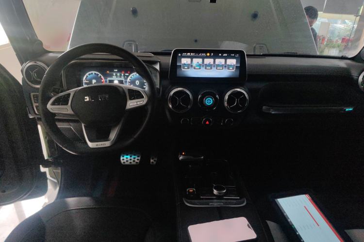 Used BAIC Off-Road BJ40 2021 2.0D Automatic Four-Wheel Drive Blade Hero Edition Adventurer Type Interior 2