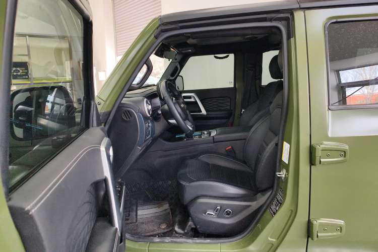 Used BAIC Off-Road BJ40 2021 2.0D Automatic Four-Wheel Drive Blade Hero Edition Adventurer Type Left Front Seat