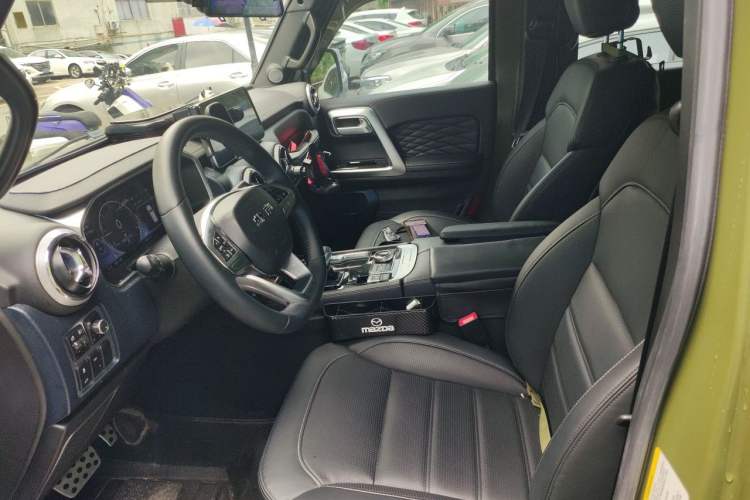 Used BAIC Off-Road BJ40 2021 2.0D Automatic Four-Wheel Drive Blade Hero Edition Adventurer Type Left Front Seat