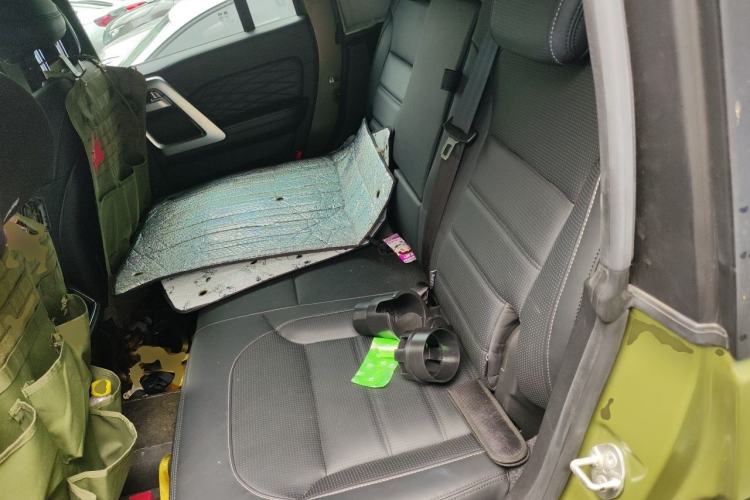 Used BAIC Off-Road BJ40 2021 2.0D Automatic Four-Wheel Drive Blade Hero Edition Adventurer Type Left Rear Seat