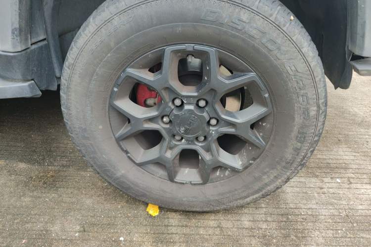 Used BAIC Off-Road BJ40 2021 2.0D Automatic Four-Wheel Drive Blade Hero Edition Adventurer Type Right Front Wheel Hub