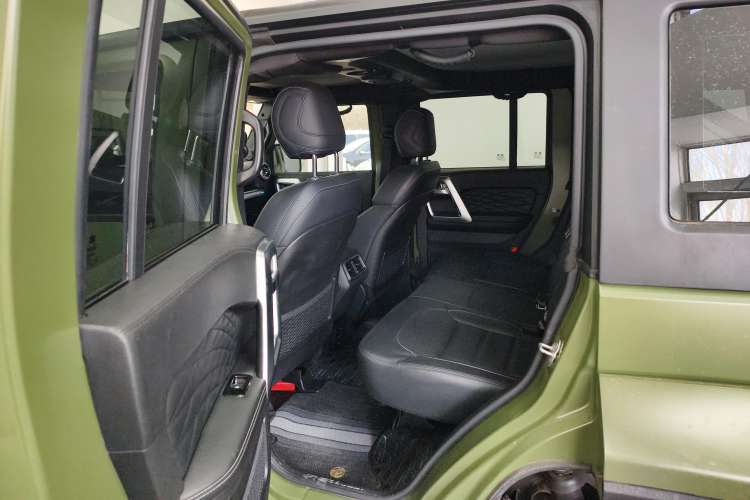 Used BAIC Off-Road BJ40 2021 2.0D Automatic Four-Wheel Drive Blade Hero Edition Adventurer Type Right Rear Seat