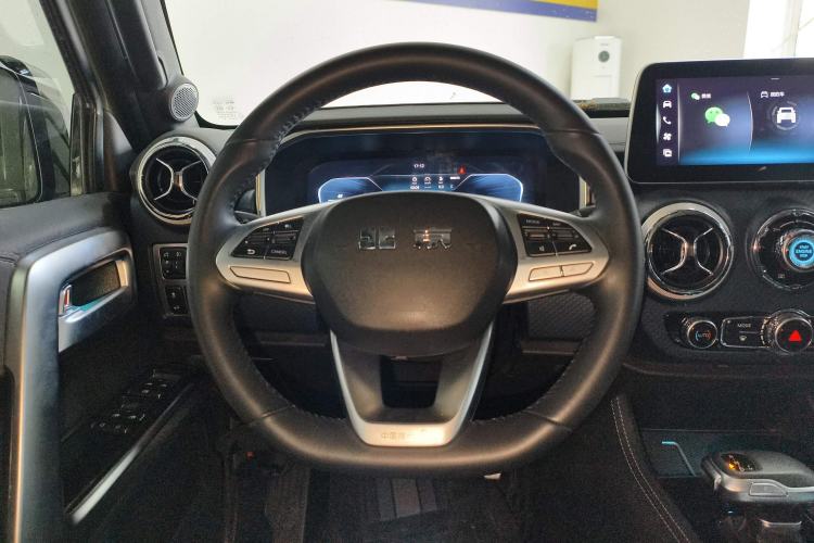 Used BAIC Off-Road BJ40 2021 2.0D Automatic Four-Wheel Drive Blade Hero Edition Adventurer Type Steering Wheel
