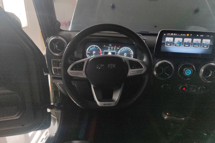 Used BAIC Off-Road BJ40 2021 2.0D Automatic Four-Wheel Drive Blade Hero Edition Adventurer Type Steering Wheel