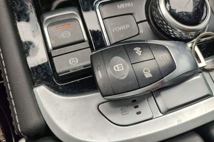 Used BAIC Off-Road BJ40 2021 2.0D Automatic Four-Wheel Drive Blade Hero Edition Adventurer Type Vehicle Key