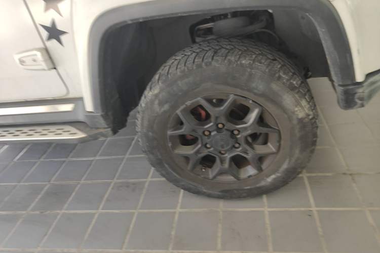 Used BAIC Off-Road BJ40 2021 2.3T Automatic Four-Wheel Drive Blade Hero Edition Supreme Version Right Front Wheel Hub