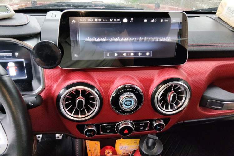 Used BAIC Off-Road BJ40 2021 2.0D Automatic Four-Wheel Drive Blade Hero Edition Adventurer Type Audio And AC Panel