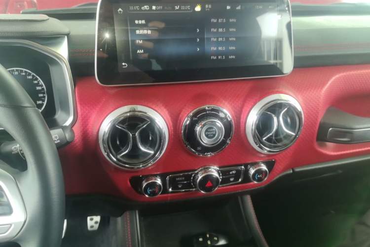 Used BAIC Off-Road BJ40 2021 2.0D Automatic Four-Wheel Drive Blade Hero Edition Adventurer Type Audio And AC Panel