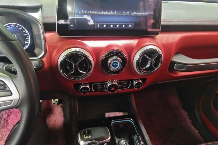 Used BAIC Off-Road BJ40 2021 2.0D Automatic Four-Wheel Drive Blade Hero Edition Adventurer Model (with Front and Rear Electronic Locks) Audio And AC Panel