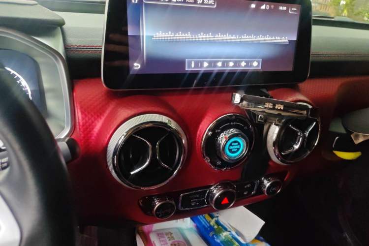 Used BAIC Off-Road BJ40 2021 2.0D Automatic Four-Wheel Drive Blade Hero Edition Adventurer Type Audio And AC Panel