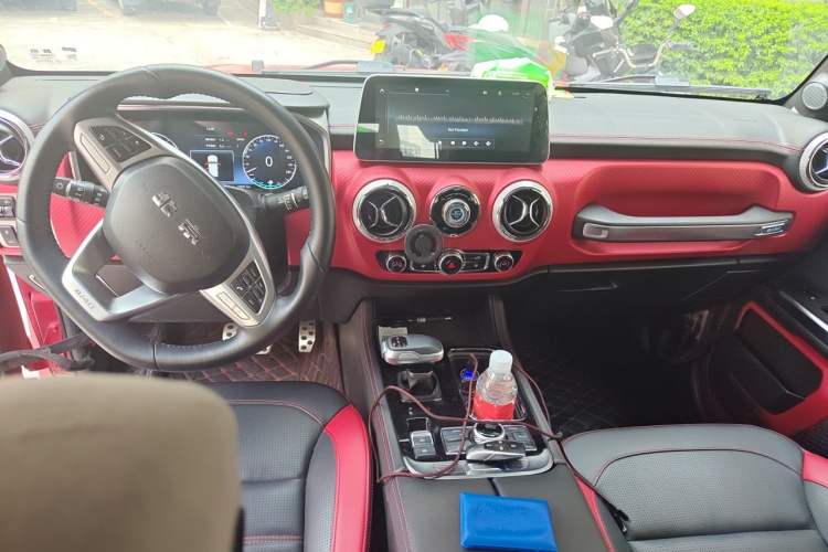 Used BAIC Off-Road BJ40 2021 2.0D Automatic Four-Wheel Drive Blade Hero Edition Adventurer Type Center Console