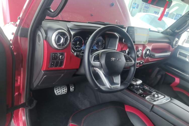 Used BAIC Off-Road BJ40 2021 2.0D Automatic Four-Wheel Drive Blade Hero Edition Adventurer Type Center Console