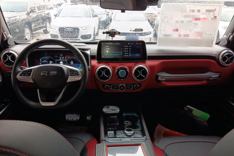 Used BAIC Off-Road BJ40 2021 2.0D Automatic Four-Wheel Drive Blade Hero Edition Adventurer Type Center Console