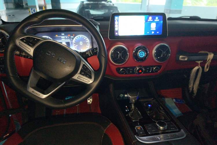 Used BAIC Off-Road BJ40 2021 2.3T Automatic Four-Wheel Drive Blade Hero Edition Supreme Version Center Console