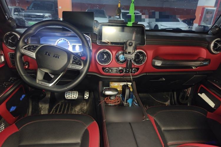Used BAIC Off-Road BJ40 2021 2.0D Automatic Four-Wheel Drive Blade Hero Edition Adventurer Type Center Console
