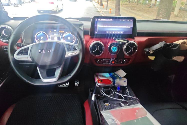 Used BAIC Off-Road BJ40 2021 2.0D Automatic Four-Wheel Drive Blade Hero Edition Adventurer Type Center Console