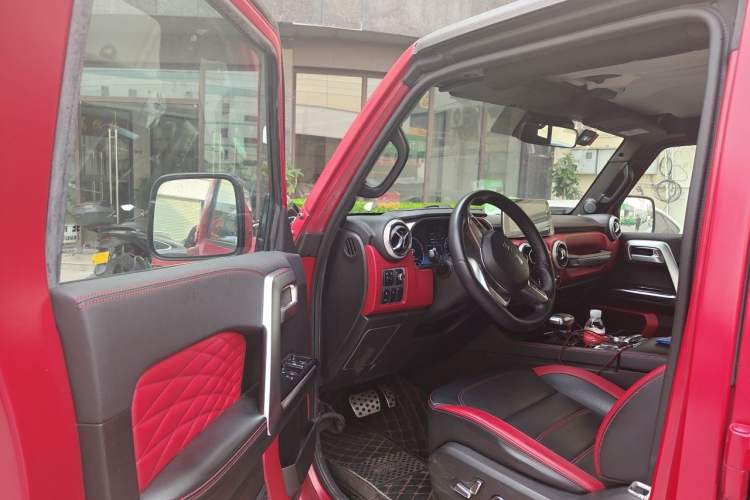 Used BAIC Off-Road BJ40 2021 2.0D Automatic Four-Wheel Drive Blade Hero Edition Adventurer Type Driver Seat