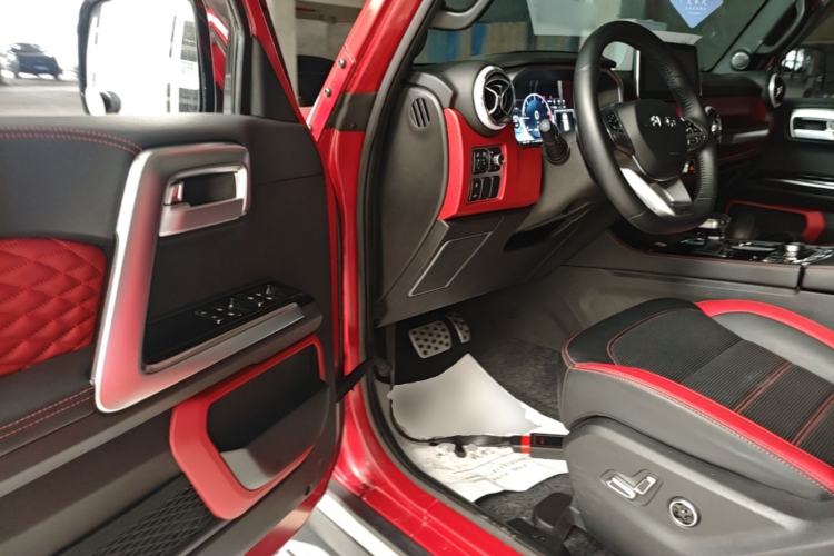 Used BAIC Off-Road BJ40 2021 2.0D Automatic Four-Wheel Drive Blade Hero Edition Adventurer Type Driver Seat