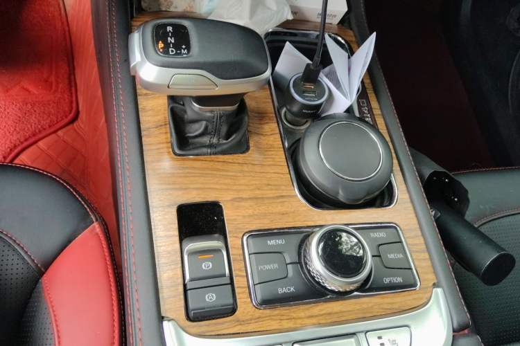 Used BAIC Off-Road BJ40 2021 2.0T Automatic Four-Wheel Drive Ring the Tower Champion Edition Gear Lever