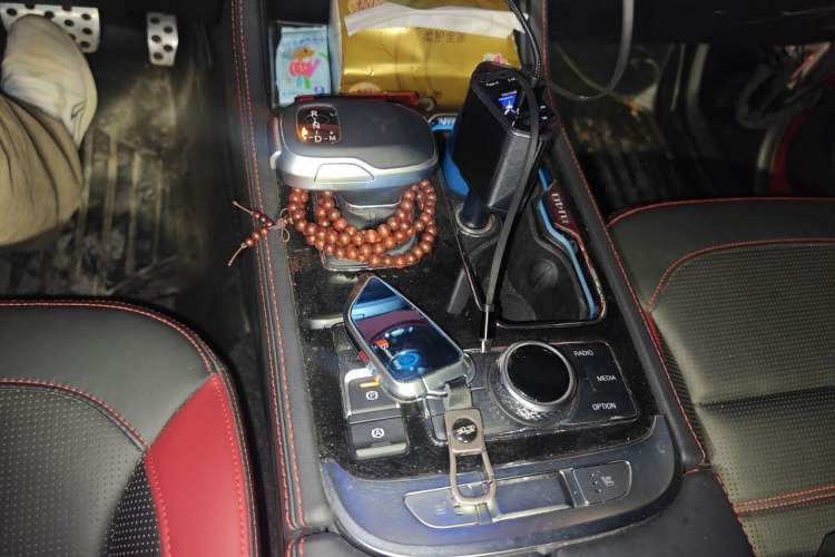 Used BAIC Off-Road BJ40 2021 2.0D Automatic Four-Wheel Drive Blade Hero Edition Adventurer Type Gear Lever