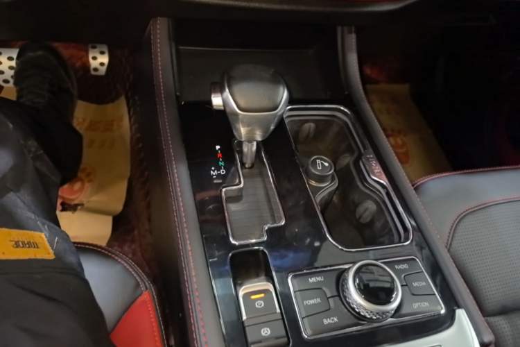 Used BAIC Off-Road BJ40 2021 2.3T Automatic Four-Wheel Drive Blade Hero Edition Supreme Version Gear Lever