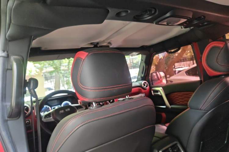 Used BAIC Off-Road BJ40 2021 2.0D Automatic Four-Wheel Drive Blade Hero Edition Adventurer Model (with Front and Rear Electronic Locks) Headliner