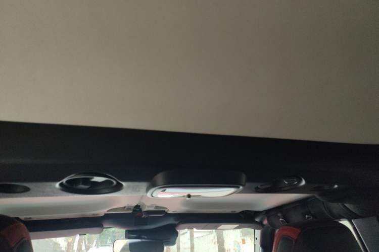 Used BAIC Off-Road BJ40 2021 2.0D Automatic Four-Wheel Drive Blade Hero Edition Adventurer Type Headliner