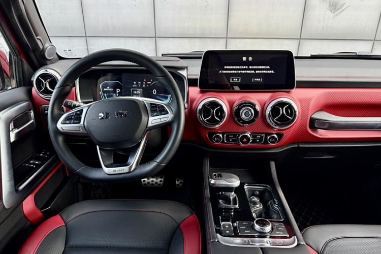 Used BAIC Off-Road BJ40 2021 2.0D Automatic Four-Wheel Drive Blade Hero Edition Adventurer Type Interior 3
