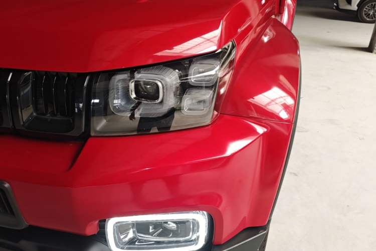 Used BAIC Off-Road BJ40 2021 2.0D Automatic Four-Wheel Drive Blade Hero Edition Adventurer Type Left Front Headlight