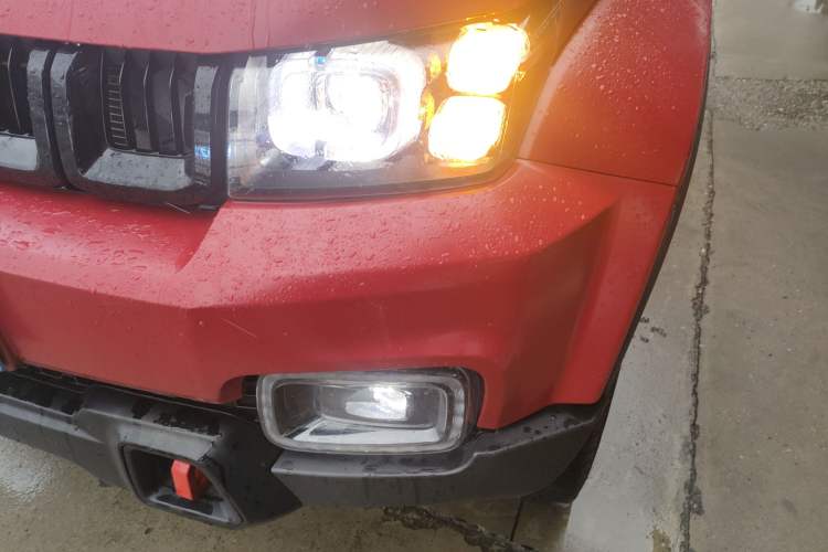 Used BAIC Off-Road BJ40 2021 2.3T Automatic Four-Wheel Drive Blade Hero Edition Supreme Version Left Front Headlight