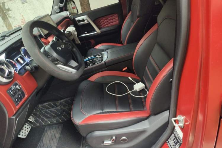 Used BAIC Off-Road BJ40 2021 2.0D Automatic Four-Wheel Drive Blade Hero Edition Adventurer Type Left Front Seat