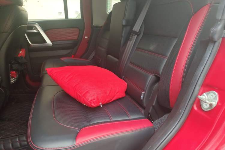 Used BAIC Off-Road BJ40 2021 2.0D Automatic Four-Wheel Drive Blade Hero Edition Adventurer Type Left Rear Seat