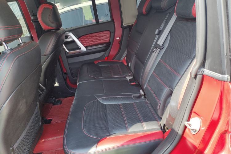 Used BAIC Off-Road BJ40 2021 2.0D Automatic Four-Wheel Drive Blade Hero Edition Adventurer Type Left Rear Seat