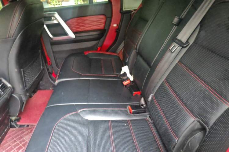 Used BAIC Off-Road BJ40 2021 2.0D Automatic Four-Wheel Drive Blade Hero Edition Adventurer Type Left Rear Seat