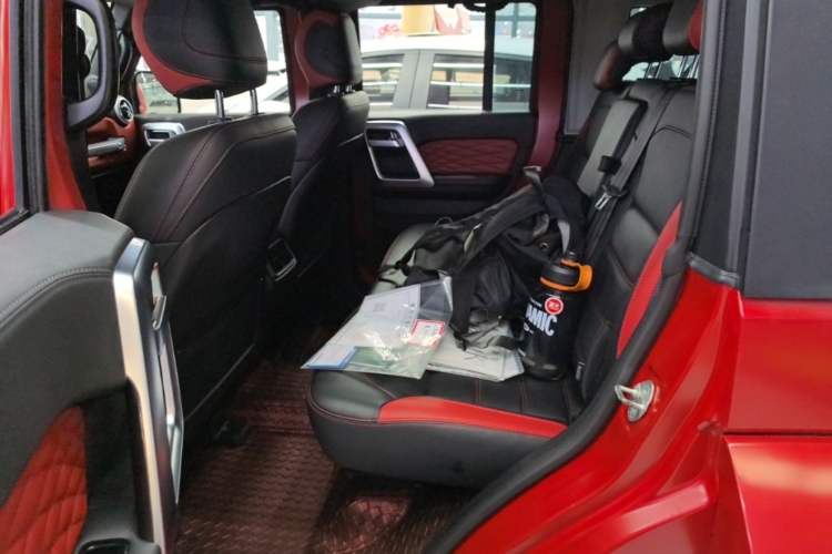 Used BAIC Off-Road BJ40 2021 2.3T Automatic Four-Wheel Drive Blade Hero Edition Supreme Version Left Rear Seat