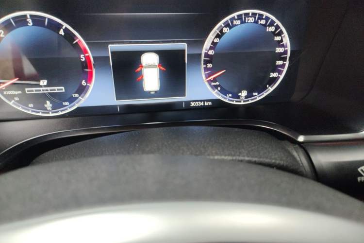 Used BAIC Off-Road BJ40 2021 2.0D Automatic Four-Wheel Drive Blade Hero Edition Adventurer Type Odometer Close Up